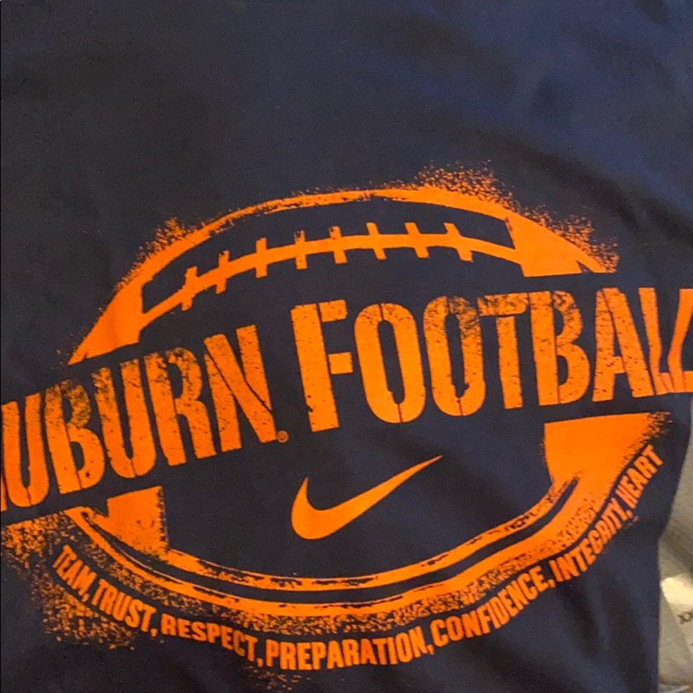 Men’s 2x Nike Shirt nwot